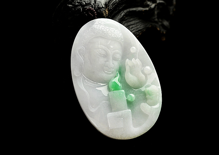 糯冰种飘翠释迦牟尼挂件