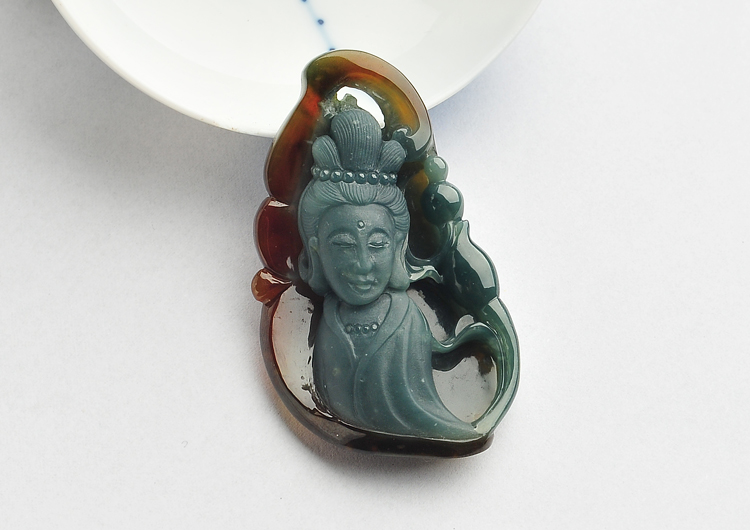 糯冰种晴水褐红翡观音头挂件