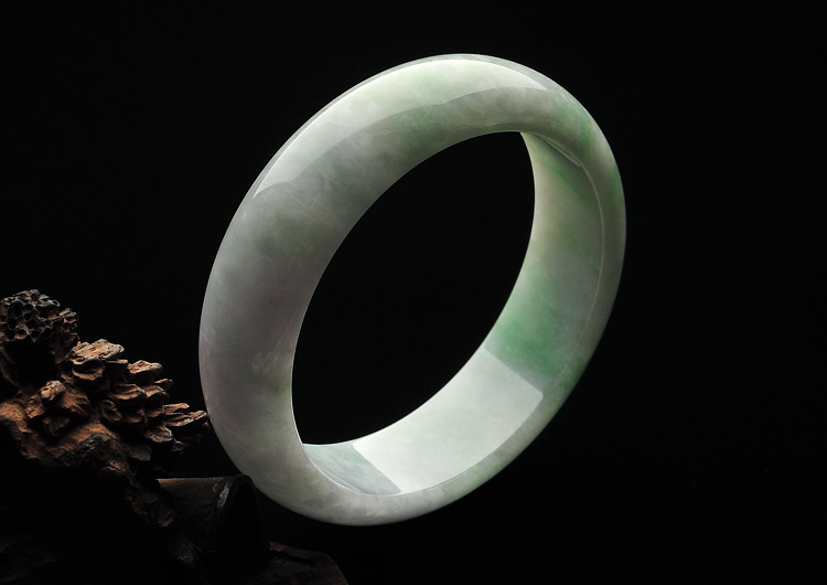 糯冰种飘翠手镯（61.6mm）