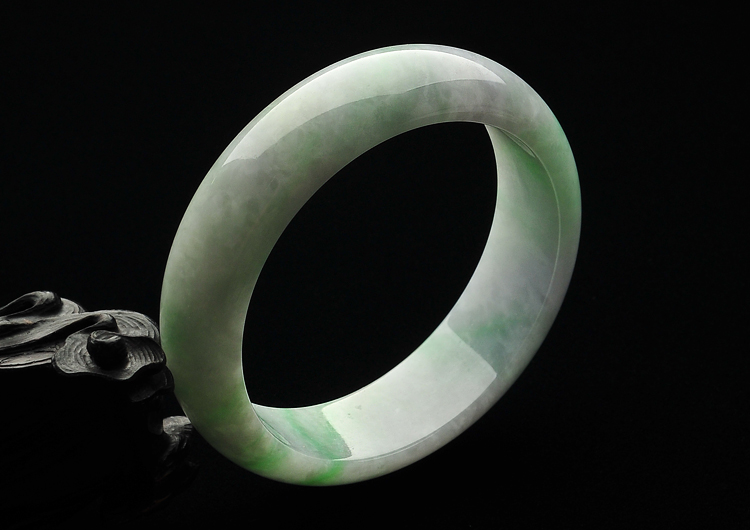 糯冰种飘翠手镯（58.7mm）