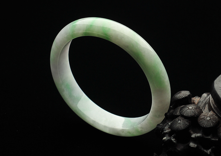 糯冰种飘翠手镯（57.5mm）