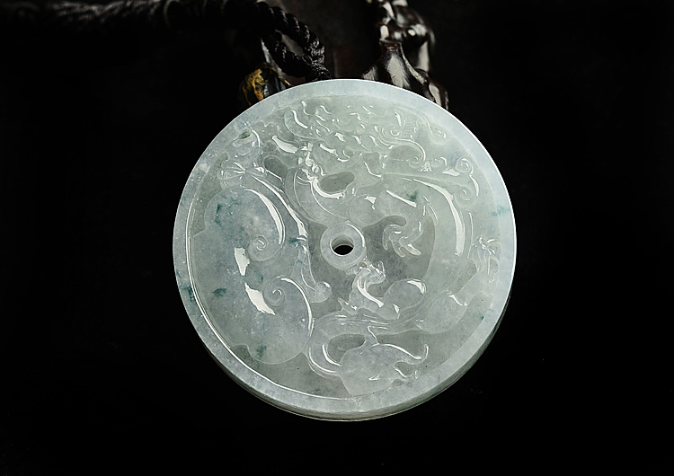 冰种略飘花龙牌挂件