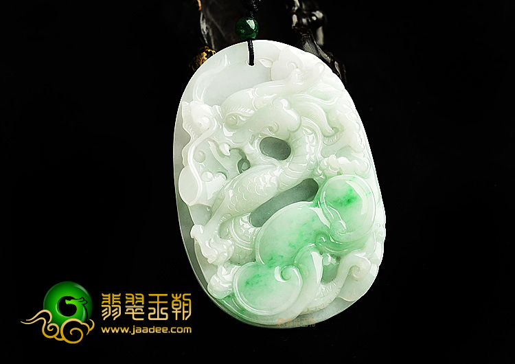 糯冰种飘翠龙行如意挂件