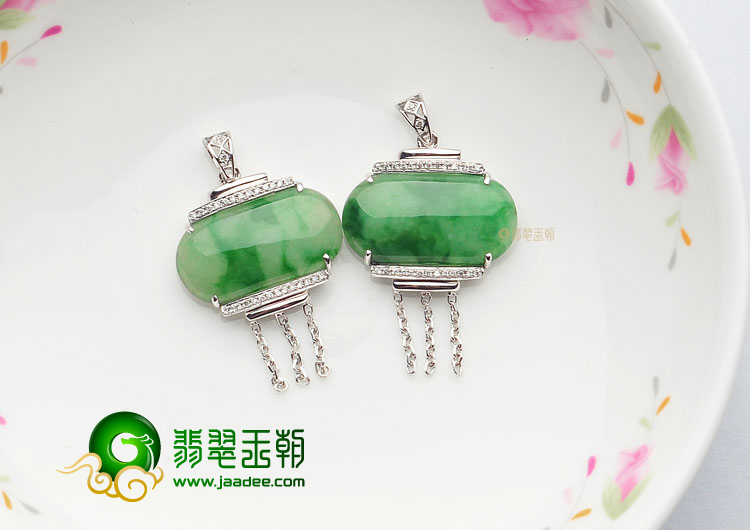 (超值推荐)糯冰种飘花镶白金灯笼胸坠(真钻)(单价)