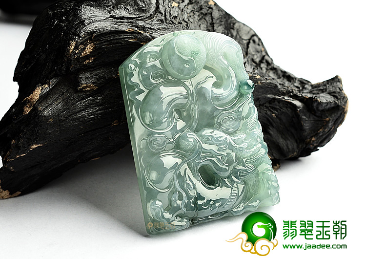 (超值推荐)冰种飘花龙牌挂件
