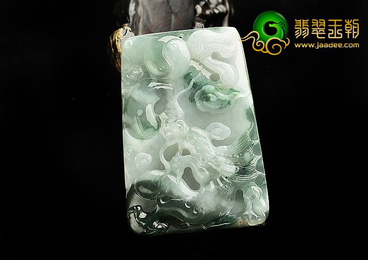 糯冰种飘花龙牌挂件