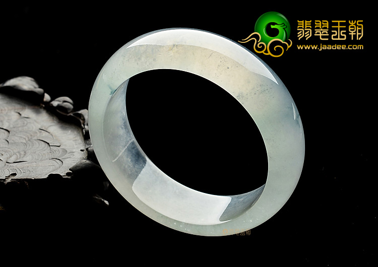 (超值推荐)冰玻种飘花手镯(55.4mm)