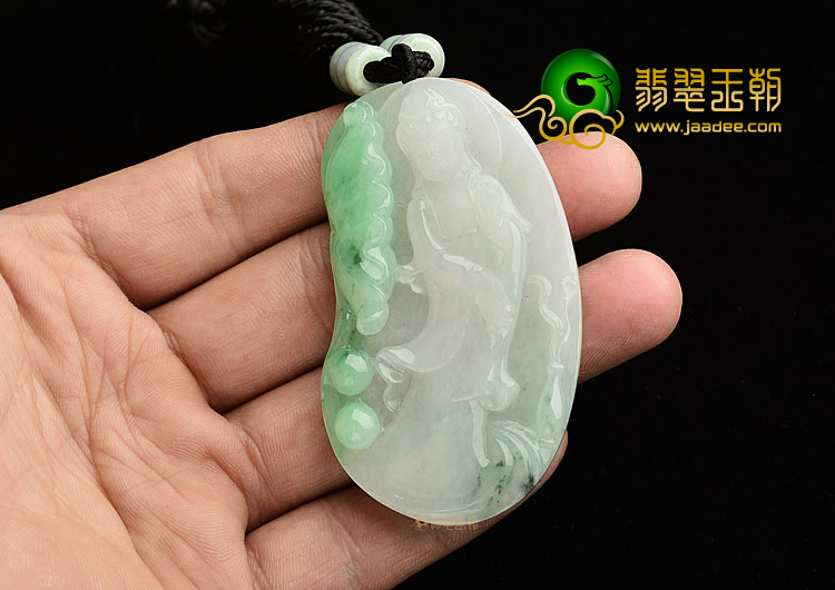 糯冰种飘翠站观音挂件