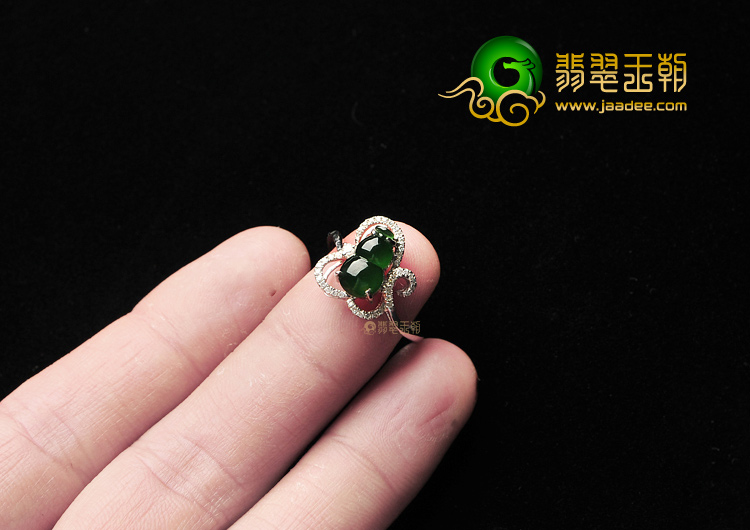 冰种菠菜绿镶白金葫芦戒指(真钻)