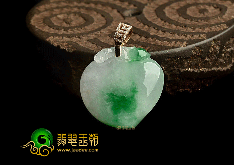 冰种飘翠寿桃挂件(金扣)