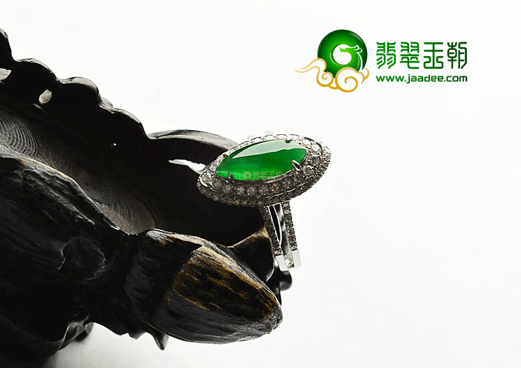 冰种正阳绿镶白金马眼戒指