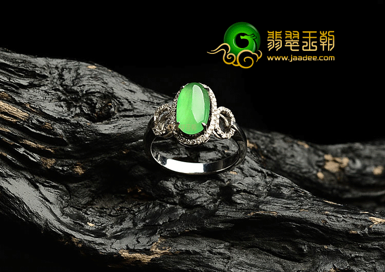 冰种绿晴水镶白金戒指(真钻)