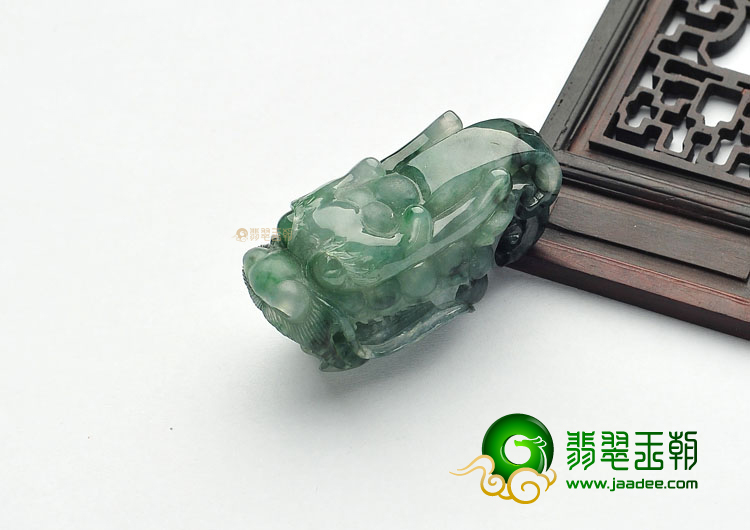 糯冰种飘花龙头挂件