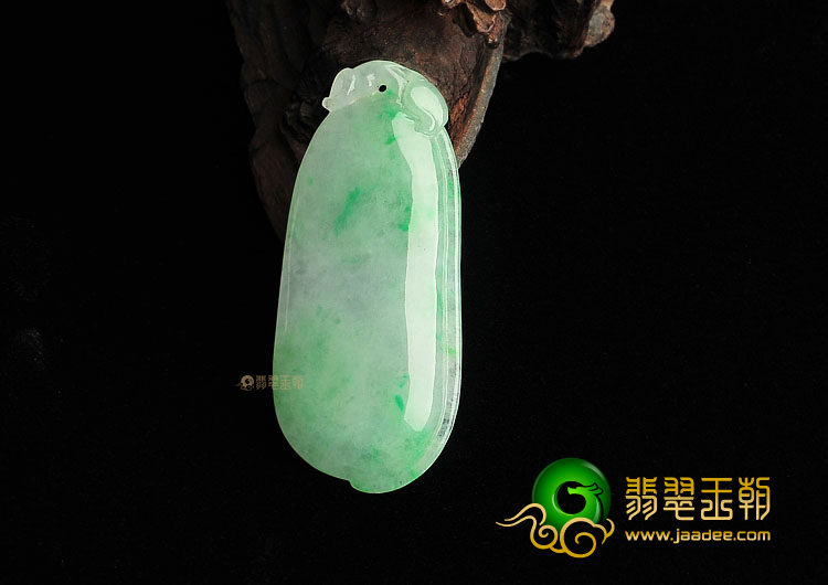 糯冰种飘翠福瓜挂件