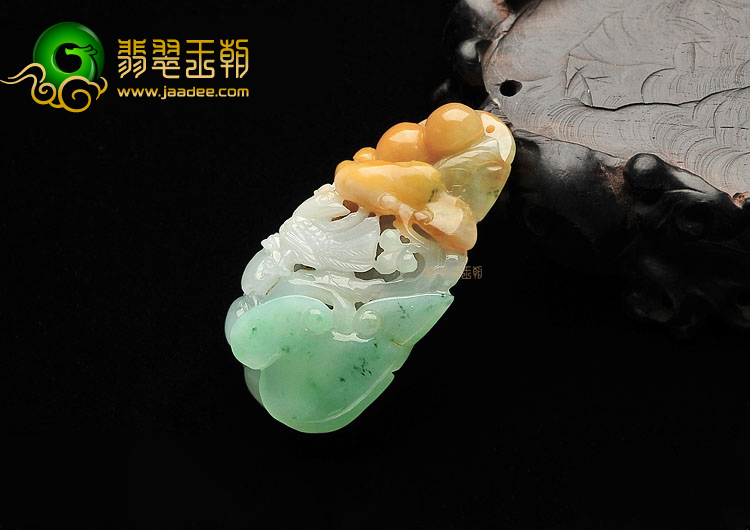 糯冰种三彩喜上眉梢挂件