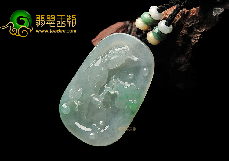 冰种略飘翠观音挂件