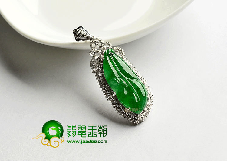 冰种正阳绿镶白金叶子胸坠(真钻)