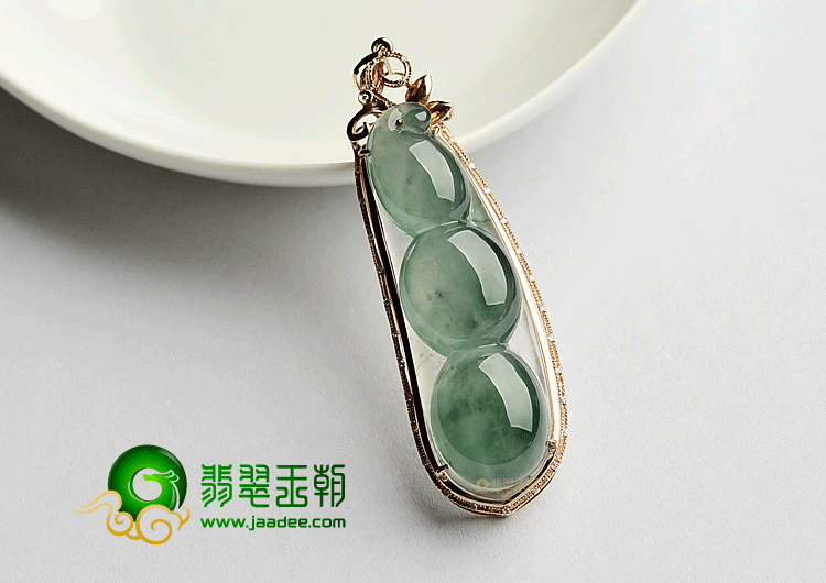 冰玻种晴水镶玫瑰金四季豆胸坠(真钻)