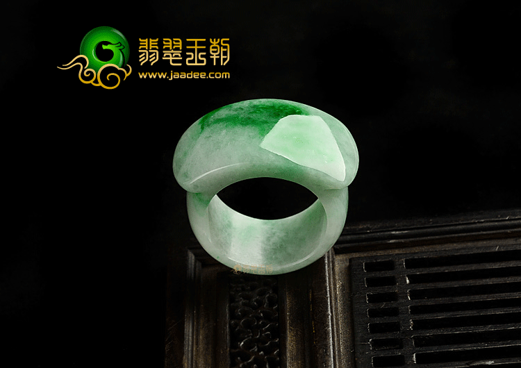 (超值推荐)糯冰种飘翠马鞍指环
