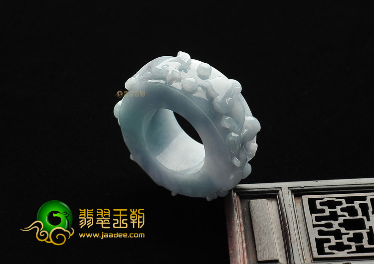 糯冰种淡紫罗兰连年有余扳指
