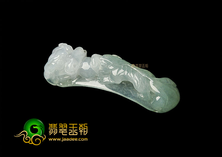 冰种晴水龙钩挂件