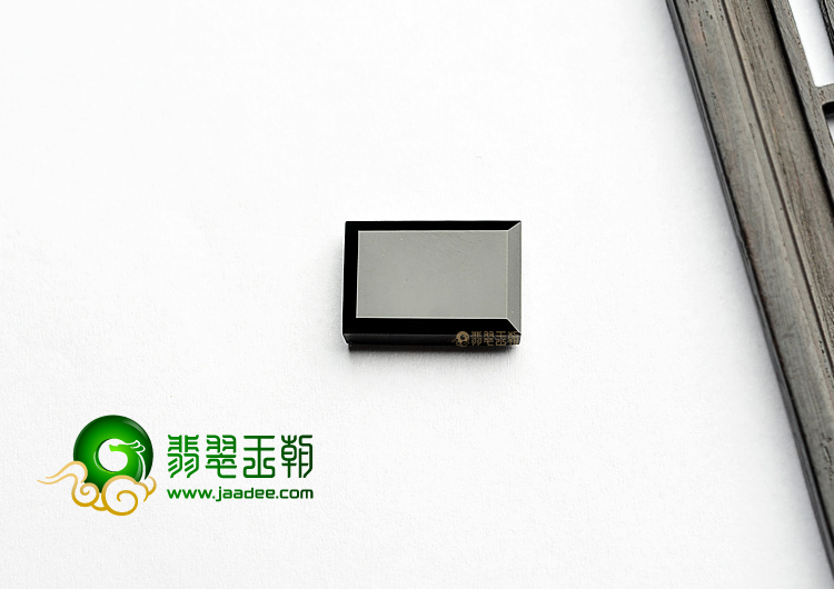 冰玻种墨翠戒面