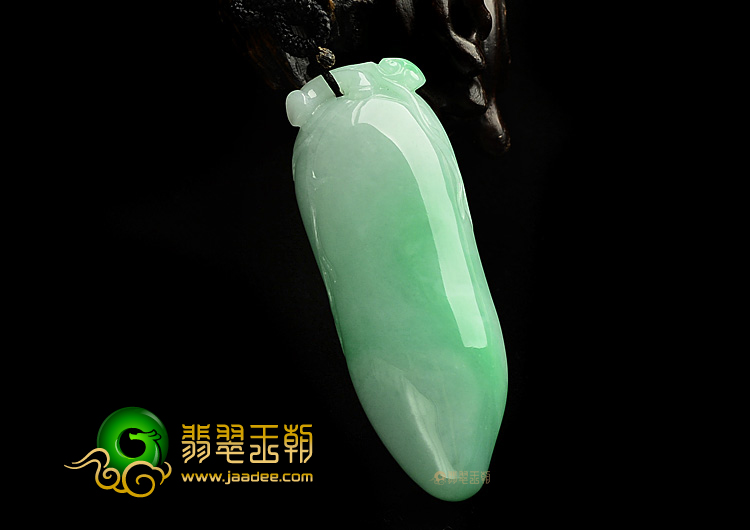 糯冰种飘翠福瓜挂件