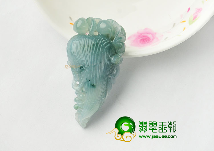 糯冰种晴水飘花玉米挂件