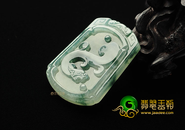 (超值推荐)冰种飘花龙牌挂件