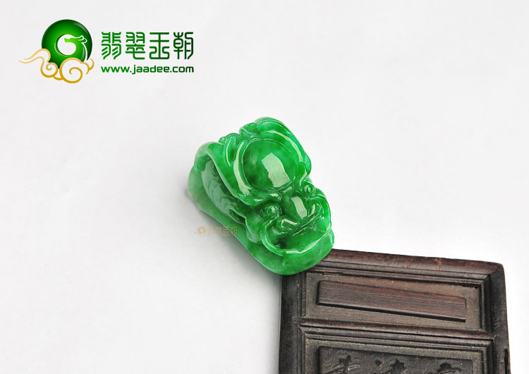 糯冰种阳绿龙头挂件