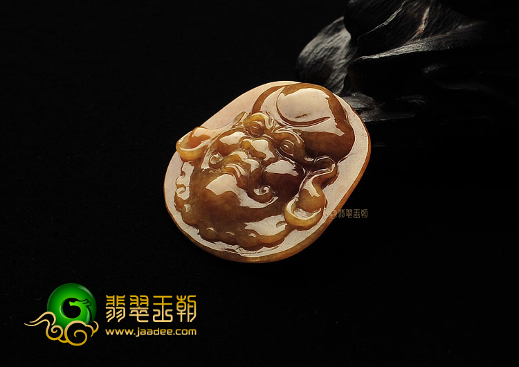 糯冰种褐黄翡罗汉头挂件