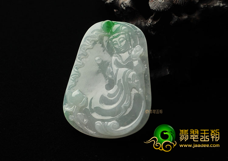 糯冰种飘翠观音挂件