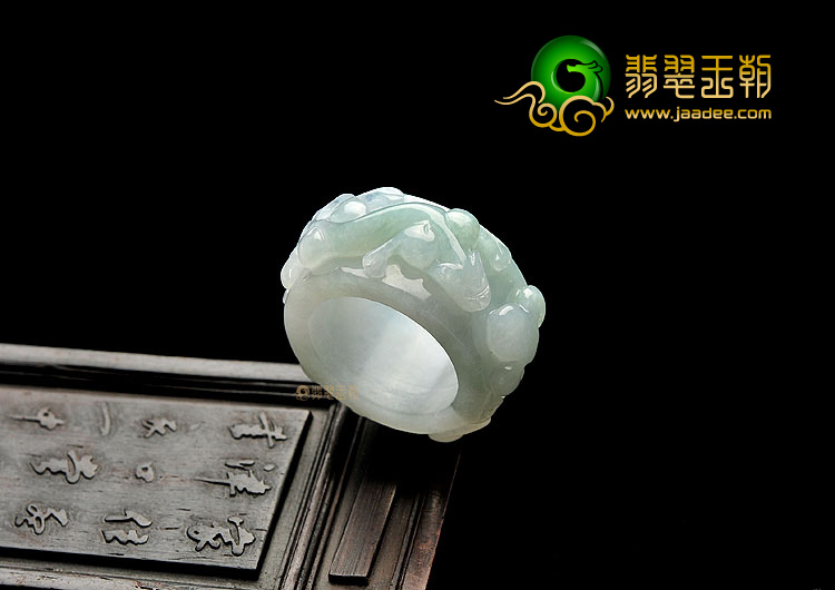 (超值推荐)糯冰种晴水螭龙扳指
