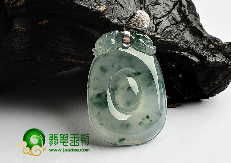 冰种飘花双龙如意挂件(金扣)