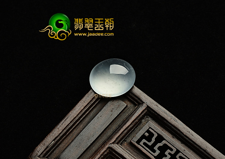 玻璃种强莹光晴水戒面