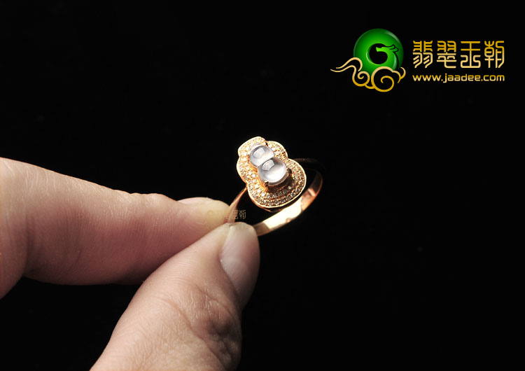 玻璃种无色镶玫瑰金葫芦戒指(真钻)