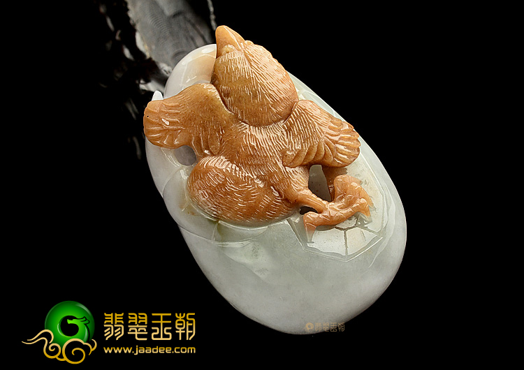 糯冰种三彩蓄势待发手玩件