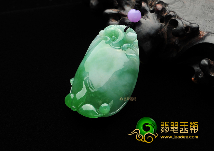 糯冰种翠色福瓜挂件