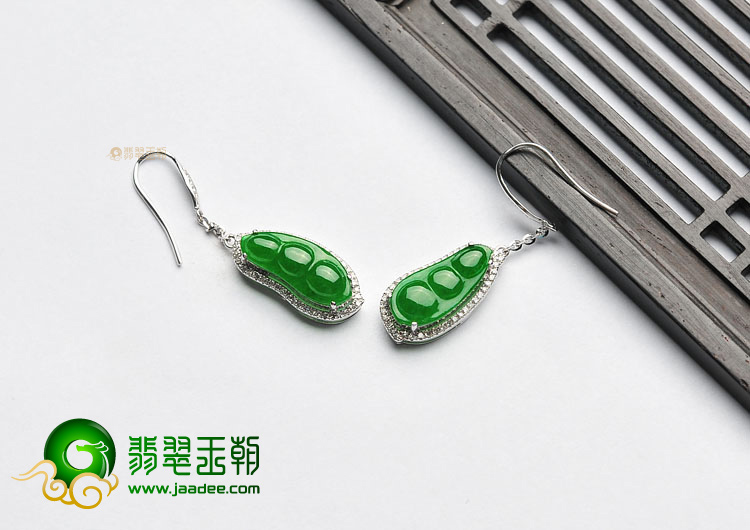 (超值推荐)糯冰种正阳绿镶白金四季豆耳坠(真钻)