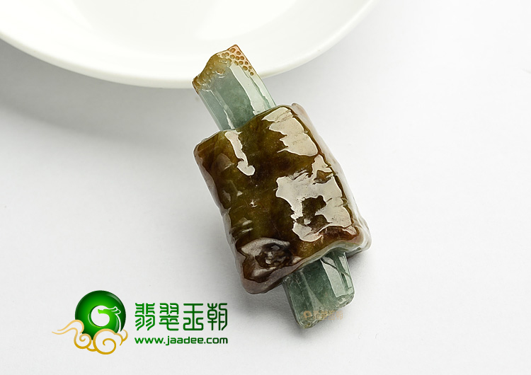 糯冰种褐黄翡晴水骨肉相连挂件