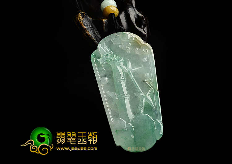 冰种飘翠略带黄翡节节高挂件
