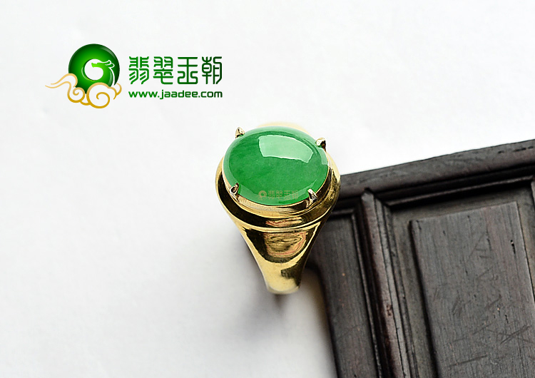 冰种阳绿戒面
