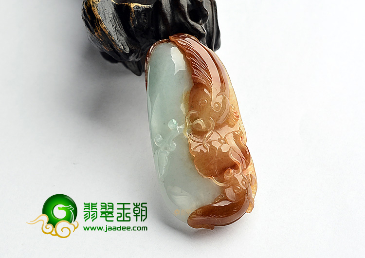 糯冰种褐红翡年年有余挂件