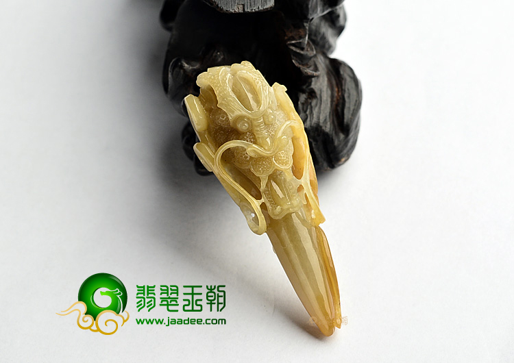 糯冰种褐黄翡龙头挂件