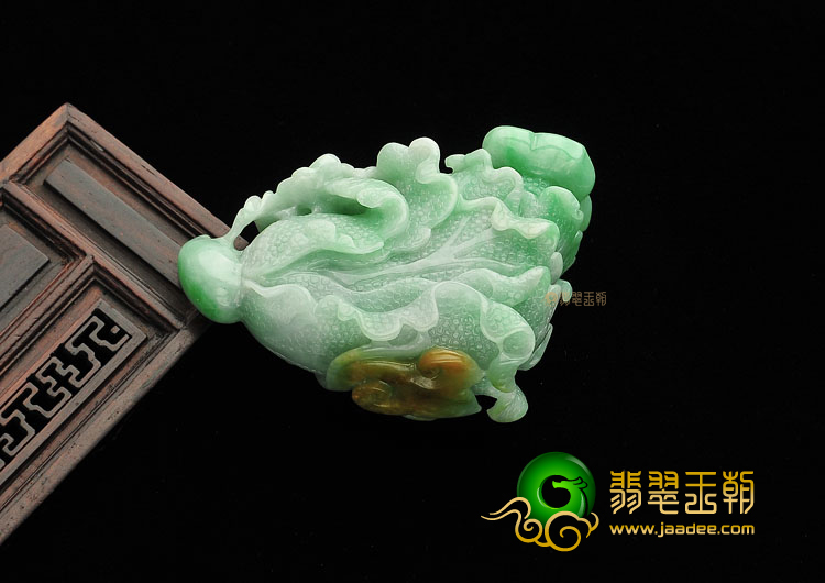 (超值推荐)糯冰种豆色带褐黄翡白菜挂件