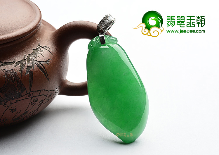 (超值推荐)糯冰种正阳绿福瓜挂件(金扣)