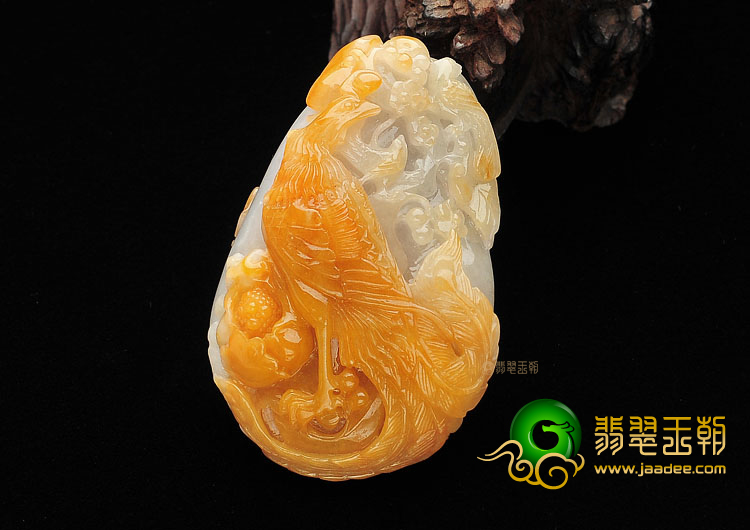 糯冰种黄翡凤戏牡丹挂件