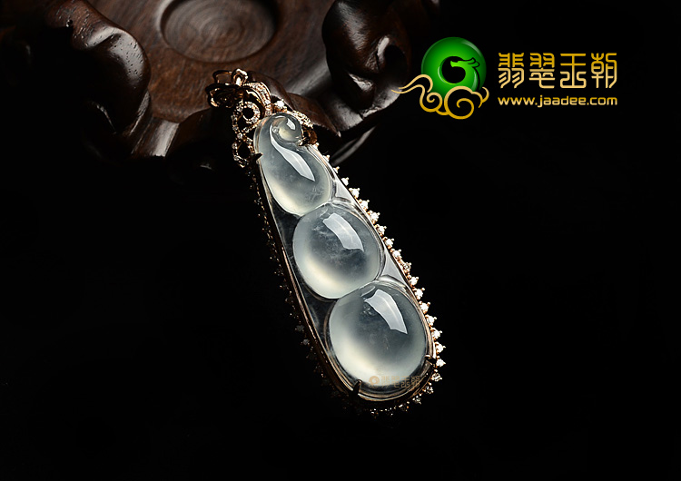 (超值推荐)冰玻种淡晴水镶玫瑰金四季豆胸坠（真钻）