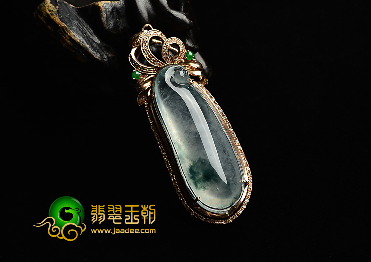 (超值推荐)冰种飘花镶玫瑰金福瓜胸坠（真钻）