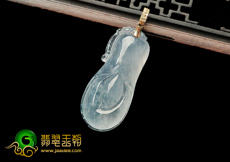 冰玻种晴水玉兰花挂件